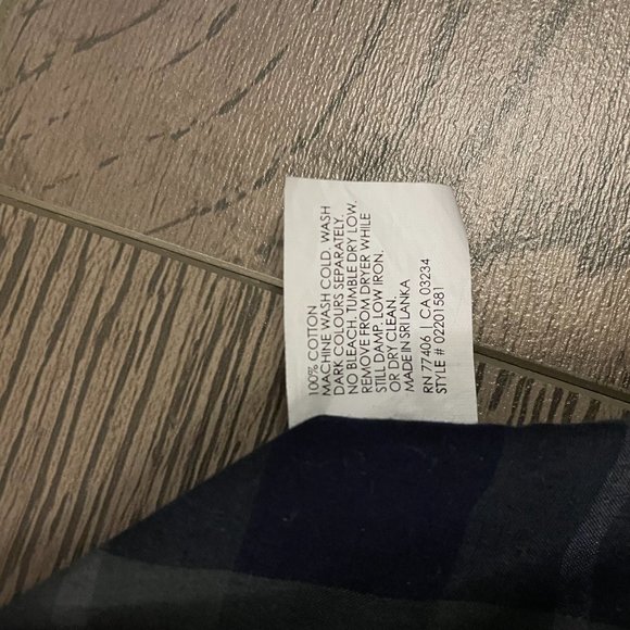 Club monaco xs shirt - Picture 3 of 4